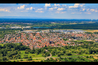 Vue aérienne de Vue de la ville depuis le sud-est à Muggensturm dans le département Bade-Wurtemberg, Allemagne