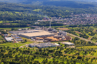 Vue aérienne de Kronospan GmbH à Bischweier dans le département Bade-Wurtemberg, Allemagne