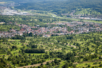 Vue aérienne de Vue des rues et des maisons dans les quartiers résidentiels à le quartier Oberndorf in Kuppenheim dans le département Bade-Wurtemberg, Allemagne