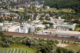 Vue aérienne de Installations techniques dans la zone industrielle Biological Remedies Heel à le quartier Oos in Baden-Baden dans le département Bade-Wurtemberg, Allemagne