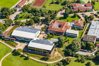 Vue aérienne de Salle d'événements Fremersberghalle à Sinzheim dans le département Bade-Wurtemberg, Allemagne