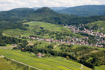 Vue aérienne de De l'ouest à le quartier Gallenbach in Baden-Baden dans le département Bade-Wurtemberg, Allemagne
