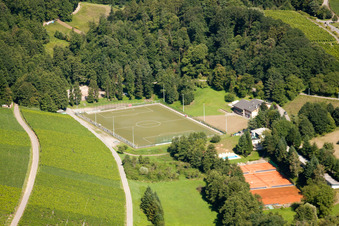 Vue aérienne de Varnhalt, terrains de sport, Tennis Country Club Grin à le quartier Gallenbach in Baden-Baden dans le département Bade-Wurtemberg, Allemagne
