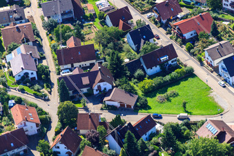 Vue aérienne de Weinsteige x Gartenstr à le quartier Gallenbach in Baden-Baden dans le département Bade-Wurtemberg, Allemagne