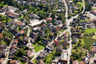 Vue aérienne de Yburghalle à le quartier Gallenbach in Baden-Baden dans le département Bade-Wurtemberg, Allemagne