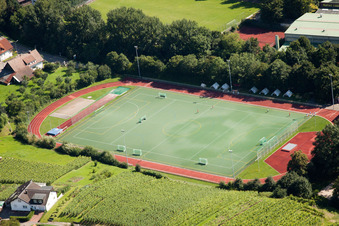 Photographie aérienne de École de sport de Bade-Sud, FC Neuweier à le quartier Steinbach in Baden-Baden dans le département Bade-Wurtemberg, Allemagne