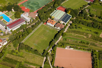 Image drone de École de sport de Bade-Sud, FC Neuweier à le quartier Steinbach in Baden-Baden dans le département Bade-Wurtemberg, Allemagne