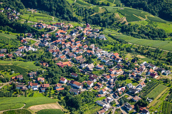 Vue aérienne de Kappelwindeck à le quartier Riegel in Bühl dans le département Bade-Wurtemberg, Allemagne