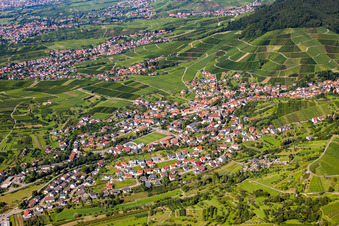 Vue aérienne de Altschweier à le quartier Kappelwindeck in Bühl dans le département Bade-Wurtemberg, Allemagne