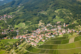 Vue aérienne de Du sud à le quartier Neusatz in Bühl dans le département Bade-Wurtemberg, Allemagne
