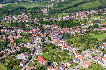 Photographie aérienne de Vue des rues et des maisons dans les quartiers résidentiels à le quartier Aspich in Lauf dans le département Bade-Wurtemberg, Allemagne