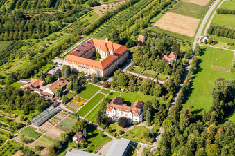 Vue oblique de Complexe de bâtiments du monastère des sœurs franciscaines Erlenbad eV à le quartier Obersasbach in Sasbach dans le département Bade-Wurtemberg, Allemagne