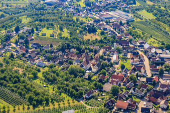 Vue aérienne de Önsbacher Straße à le quartier Mösbach in Achern dans le département Bade-Wurtemberg, Allemagne