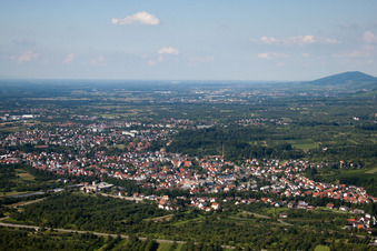 Vue aérienne de Du sud-est à le quartier Oberachern in Achern dans le département Bade-Wurtemberg, Allemagne