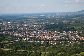 Vue aérienne de Du sud-est à le quartier Oberachern in Achern dans le département Bade-Wurtemberg, Allemagne