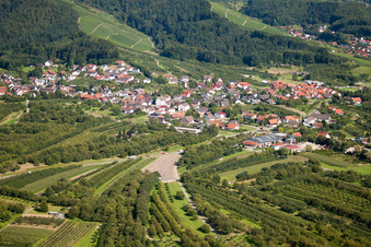 Vue aérienne de Du nord à le quartier Haslach in Oberkirch dans le département Bade-Wurtemberg, Allemagne