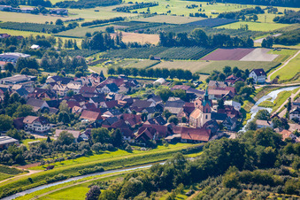 Vue aérienne de Du sud-est à le quartier Erlach in Renchen dans le département Bade-Wurtemberg, Allemagne