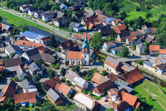 Vue aérienne de Saint Anastase au pont Rench à le quartier Erlach in Renchen dans le département Bade-Wurtemberg, Allemagne
