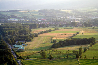 Vue aérienne de Aéroport Schweighofen depuis l'est à Schweighofen dans le département Rhénanie-Palatinat, Allemagne