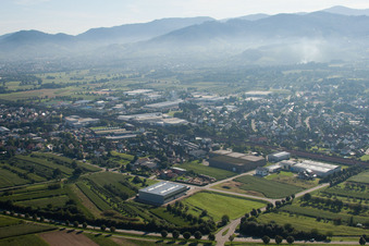 Photographie aérienne de Locaux de l'usine Muffenrohr GmbH à le quartier Hatzenweier in Ottersweier dans le département Bade-Wurtemberg, Allemagne