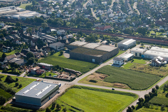 Vue oblique de Locaux de l'usine Muffenrohr GmbH à le quartier Hatzenweier in Ottersweier dans le département Bade-Wurtemberg, Allemagne