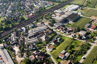Locaux de l'usine Muffenrohr GmbH à le quartier Hatzenweier in Ottersweier dans le département Bade-Wurtemberg, Allemagne d'un drone