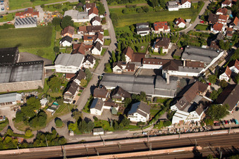 Enregistrement par drone de Locaux de l'usine Muffenrohr GmbH à le quartier Hatzenweier in Ottersweier dans le département Bade-Wurtemberg, Allemagne