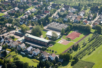 Vue aérienne de École Maria Victoria à le quartier Weier in Ottersweier dans le département Bade-Wurtemberg, Allemagne