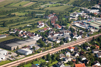 Vue aérienne de Locaux de l'usine Muffenrohr GmbH à le quartier Hatzenweier in Ottersweier dans le département Bade-Wurtemberg, Allemagne