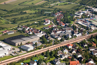 Vue oblique de Locaux de l'usine Muffenrohr GmbH à le quartier Hatzenweier in Ottersweier dans le département Bade-Wurtemberg, Allemagne