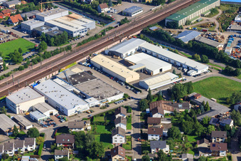 Vue aérienne de Zone commerciale Gutenbergstraße avec K&K Offsetdruck à le quartier Hatzenweier in Ottersweier dans le département Bade-Wurtemberg, Allemagne