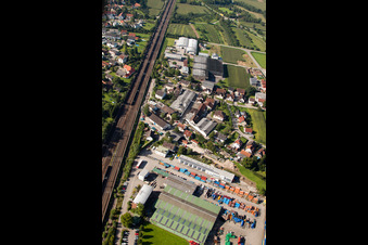 Enregistrement par drone de Locaux de l'usine Muffenrohr GmbH à le quartier Hatzenweier in Ottersweier dans le département Bade-Wurtemberg, Allemagne