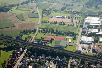 Vue aérienne de BTM [Europe] Blechverb. GmbH, Club de tennis à le quartier Hatzenweier in Ottersweier dans le département Bade-Wurtemberg, Allemagne