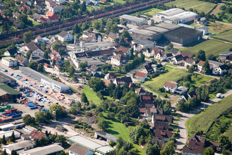Vue oblique de Locaux de l'usine Muffenrohr GmbH à le quartier Hatzenweier in Ottersweier dans le département Bade-Wurtemberg, Allemagne