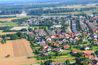 Vue aérienne de Quartier du sud à le quartier Vimbuch in Bühl dans le département Bade-Wurtemberg, Allemagne