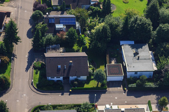 Enregistrement par drone de Fasanenstr à le quartier Vimbuch in Bühl dans le département Bade-Wurtemberg, Allemagne