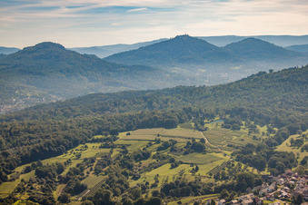 Vue aérienne de Vue de Mercure à le quartier Oos in Baden-Baden dans le département Bade-Wurtemberg, Allemagne