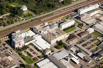 Vue aérienne de Locaux de l'usine Biological Remedies Heel GmbH Dr.-Reckeweg-Straße à le quartier Oos in Baden-Baden dans le département Bade-Wurtemberg, Allemagne