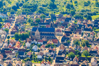 Vue aérienne de Église catholique de Marie Reine des Anges à Muggensturm dans le département Bade-Wurtemberg, Allemagne