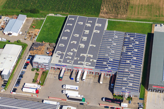 Vue aérienne de Zone industrielle Draisstraße Spedition Hartmann Logistics Center à Muggensturm dans le département Bade-Wurtemberg, Allemagne