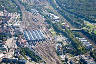 Plan des voies et gare principale de la Deutsche Bahn à le quartier Südweststadt in Karlsruhe dans le département Bade-Wurtemberg, Allemagne vue d'en haut