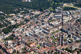 Vue aérienne de Waldstr à le quartier Innenstadt-West in Karlsruhe dans le département Bade-Wurtemberg, Allemagne