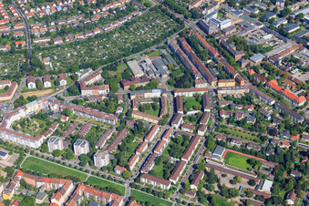 Vue aérienne de Quartier entre Hertz- et Seldeneckstr à le quartier Mühlburg in Karlsruhe dans le département Bade-Wurtemberg, Allemagne