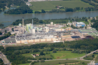 Vue aérienne de Stora Enso vu de l'est à le quartier Knielingen in Karlsruhe dans le département Bade-Wurtemberg, Allemagne