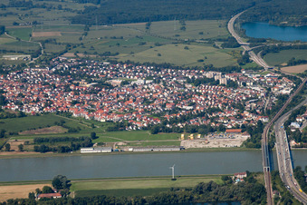 Vue aérienne de De l'est à le quartier Maximiliansau in Wörth am Rhein dans le département Rhénanie-Palatinat, Allemagne