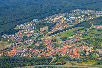 Photographie aérienne de Vue de la ville depuis l'est à Wörth am Rhein dans le département Rhénanie-Palatinat, Allemagne