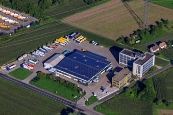 Vue aérienne de Essostraße, Ilzhöfer Tankspedition GmbH, Baden Self-Storage et station-service BayWa AG à le quartier Knielingen in Karlsruhe dans le département Bade-Wurtemberg, Allemagne