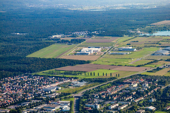 Vue aérienne de Aérodrome de vol à voile Rheinstetten à le quartier Forchheim in Rheinstetten dans le département Bade-Wurtemberg, Allemagne