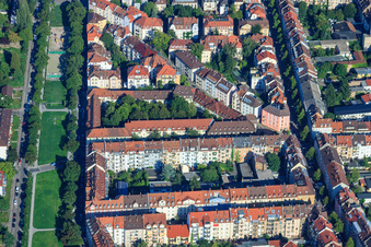 Vue aérienne de Brahmsstr à le quartier Mühlburg in Karlsruhe dans le département Bade-Wurtemberg, Allemagne