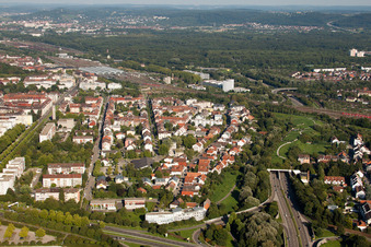 Photographie aérienne de Entrée et sortie du tunnel Edeltrud de la tangente sud la route B10 traverse le tunnel dans le quartier Beiertheim - Bulach à le quartier Beiertheim-Bulach in Karlsruhe dans le département Bade-Wurtemberg, Allemagne